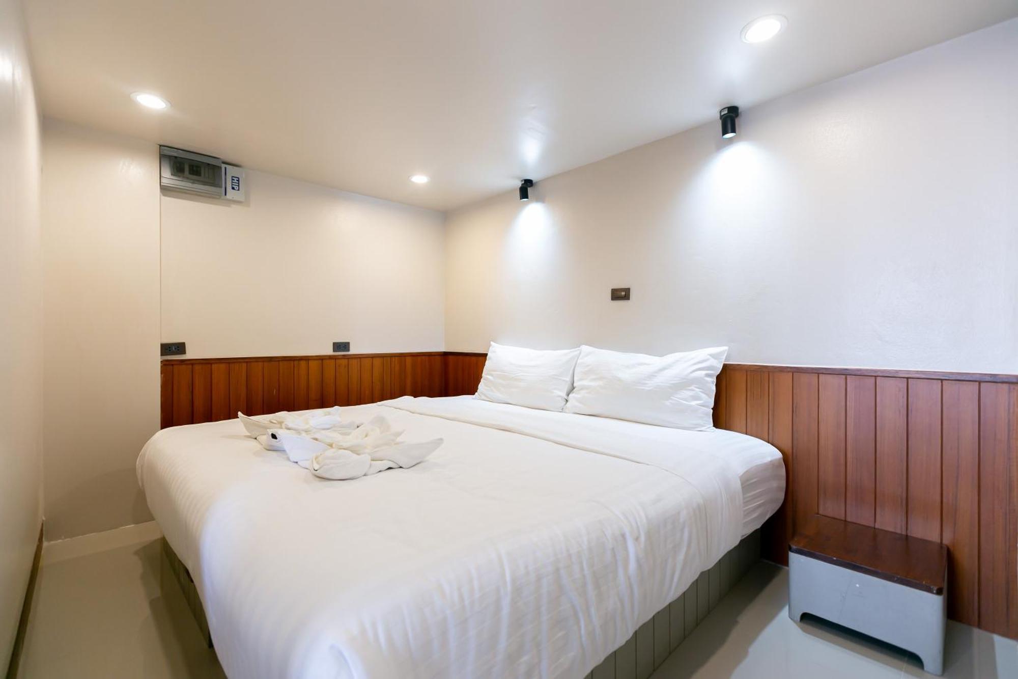 A Room Bangkok Sathorn Exterior photo