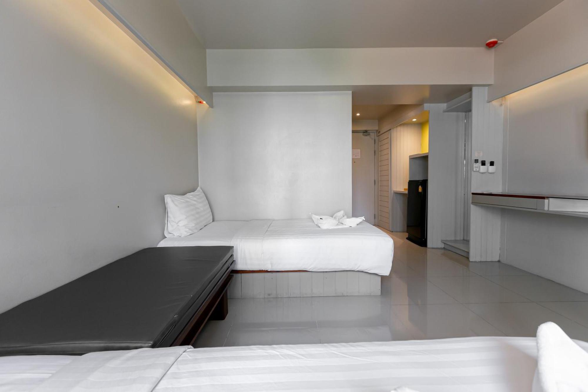A Room Bangkok Sathorn Exterior photo